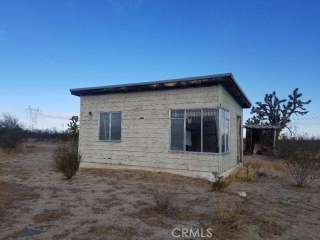 26116 E Avenue U10 Avenue, Llano, CA 93544