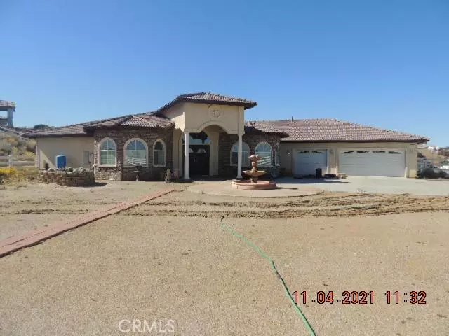 Oak Hills, CA 92344,7033 Joshua Road