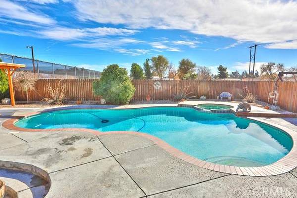 18415 Mountain Meadows Drive, Victorville, CA 92395