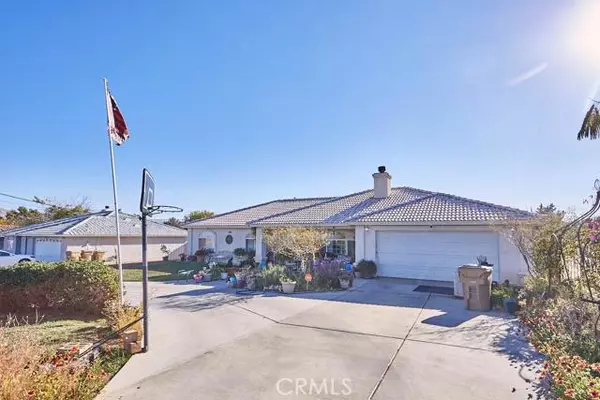 17725 Smoke Tree Street, Hesperia, CA 92345