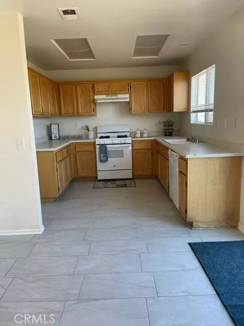 Victorville, CA 92392,13493 Merry Oaks Street