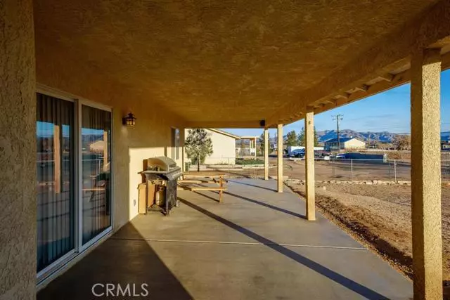 21171 South Road, Apple Valley, CA 92307