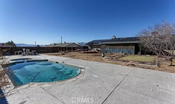 16535 Neenach Road, Apple Valley, CA 92307