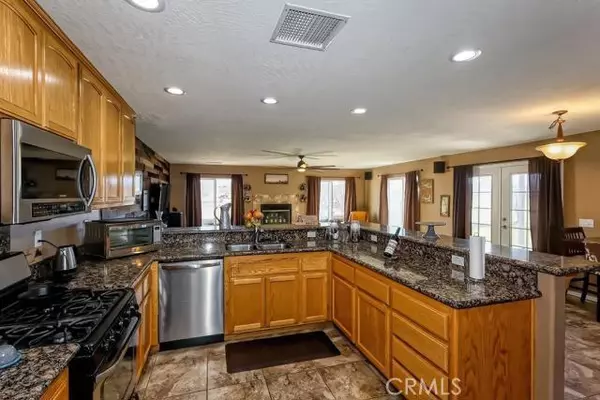 Apple Valley, CA 92307,21099 Dachshund Avenue