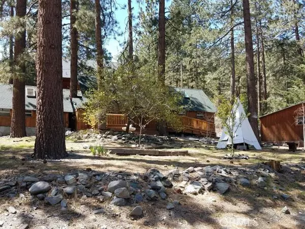 Wrightwood, CA 92397,1005 Eagle Road