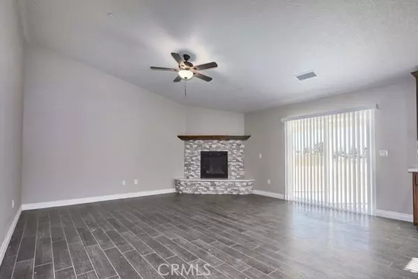 9582 Candlelight Street, Apple Valley, CA 92308