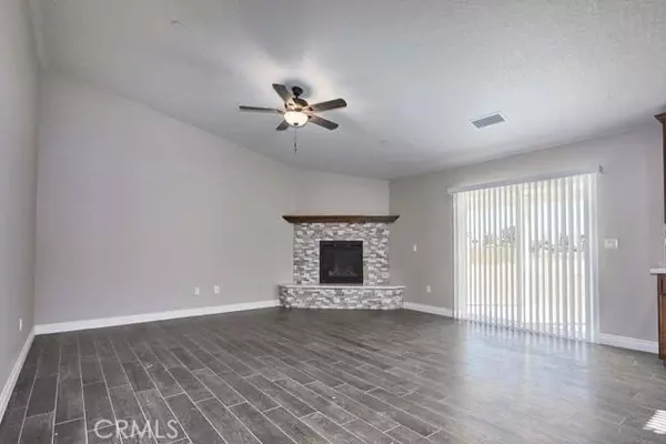 9564 Candlelight Street, Apple Valley, CA 92308