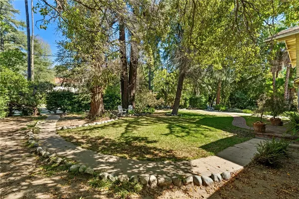 Altadena, CA 91001,1158 New York Drive