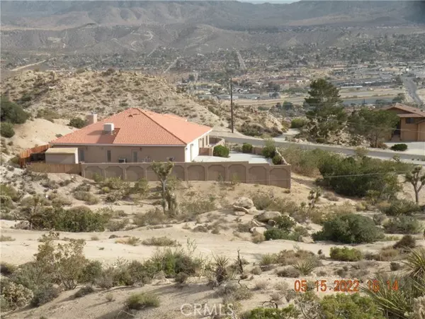 Yucca Valley, CA 92284,57461 Bandera