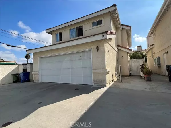 Canoga Park, CA 91303,21041 Gault Street #8