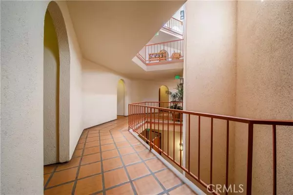 Santa Monica, CA 90405,2025 4th Street #206A