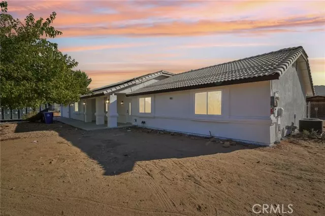 16835 Candlewood Road, Apple Valley, CA 92307