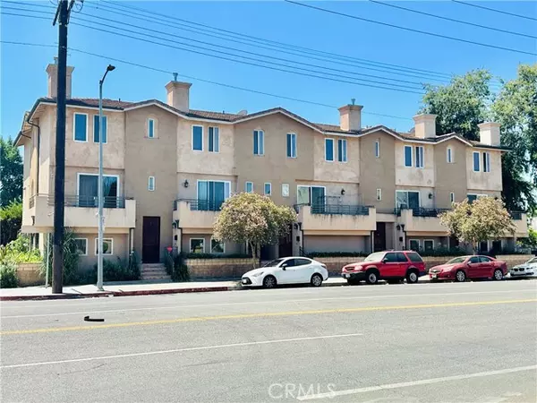 Valley Village, CA 91607,5555 Carpenter Avenue #2