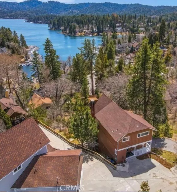 Lake Arrowhead, CA 92352,27571 North Bay Road