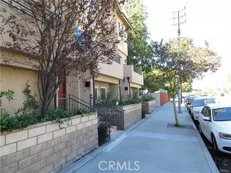 5555 Carpenter Avenue #2, Valley Village, CA 91607