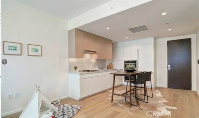 877 Francisco Street #707, Los Angeles, CA 90017