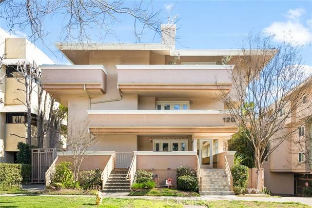 120 S Mentor Avenue #203, Pasadena, CA 91106
