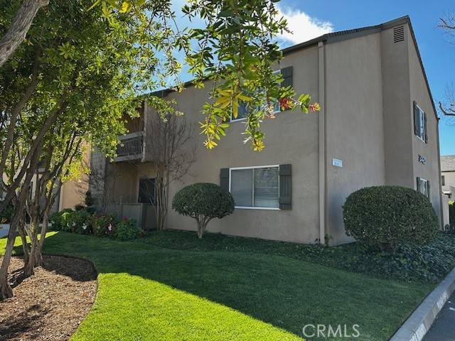 24420 Nicklaus Drive #J1, Valencia, CA 91355