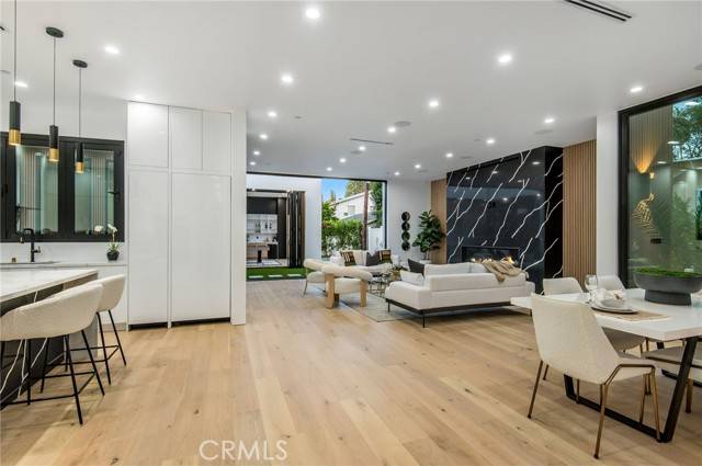 Encino, CA 91316,5132 Lindley Avenue