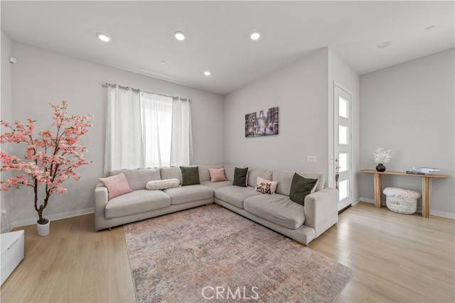 Valencia, CA 91381,27218 Narrowleaf Willow Lane