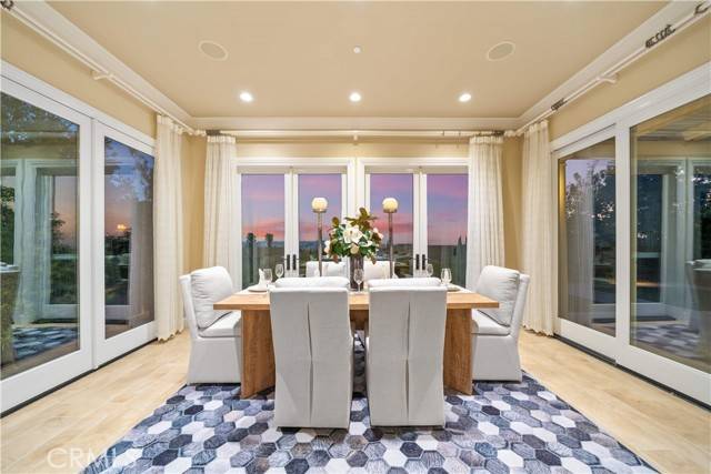 Irvine, CA 92618,89 Parson Brown