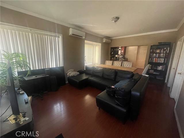 Pomona, CA 91766,942 E 6th Street