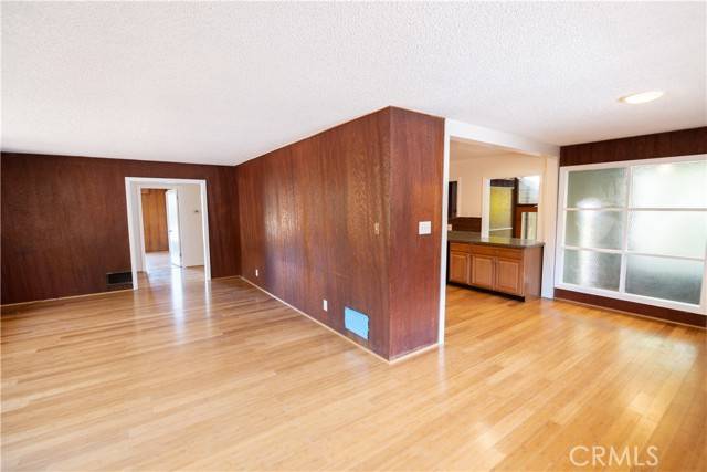 Sierra Madre, CA 91024,318 E Laurel Avenue