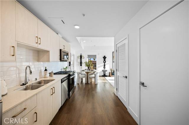 Pasadena, CA 91101,218 N El Molino Avenue #502
