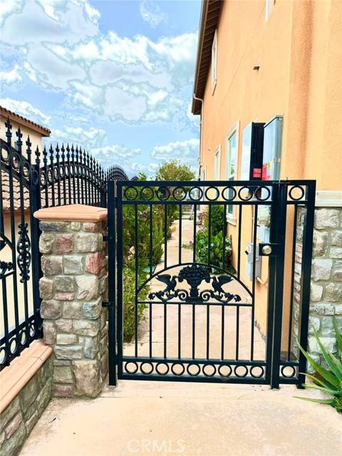1701 Crest View, Pomona, CA 91768
