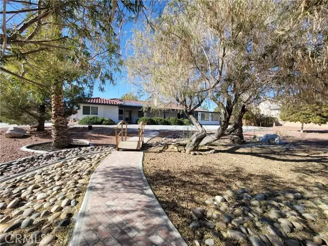 18741 Munsee Road, Apple Valley, CA 92307