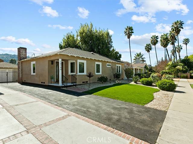 10744 Aqua Vista Street, Studio City, CA 91602