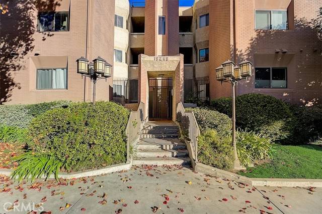 15245 La Maida Street #201, Sherman Oaks, CA 91403