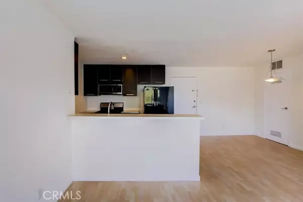 Canoga Park, CA 91303,7254 Vassar Avenue #301