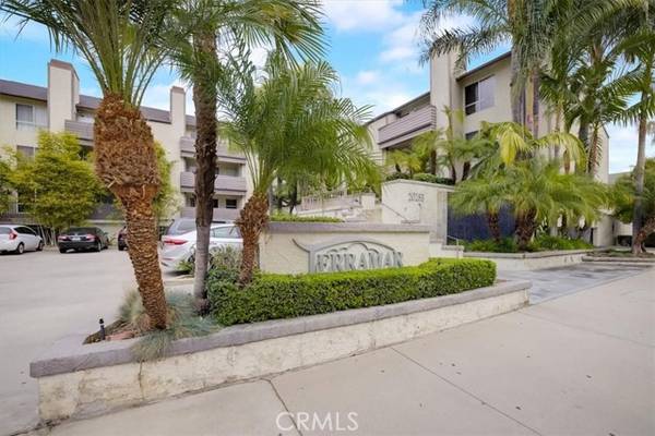 20253 Keswick Street #306, Winnetka, CA 91306