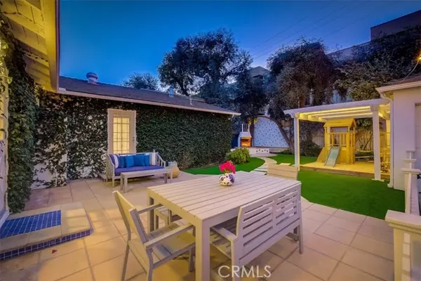 Sherman Oaks, CA 91423,5037 Murietta Avenue