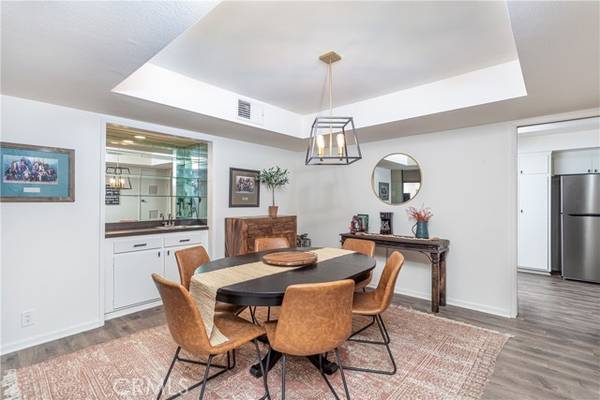 16022 Moorpark Street #202, Encino, CA 91436