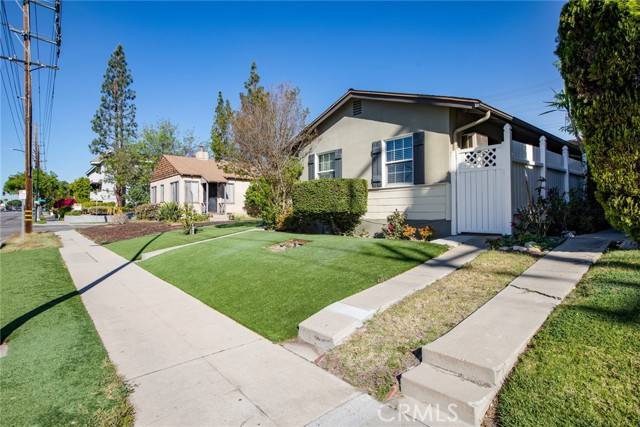 2817 W Victory Boulevard, Burbank, CA 91505