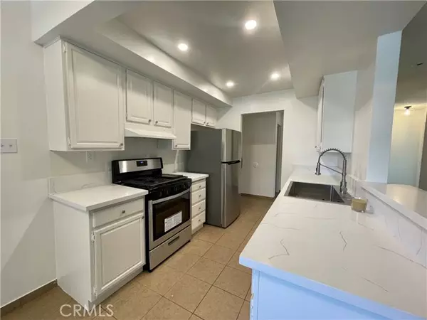 Van Nuys, CA 91411,14607 Erwin Street #107