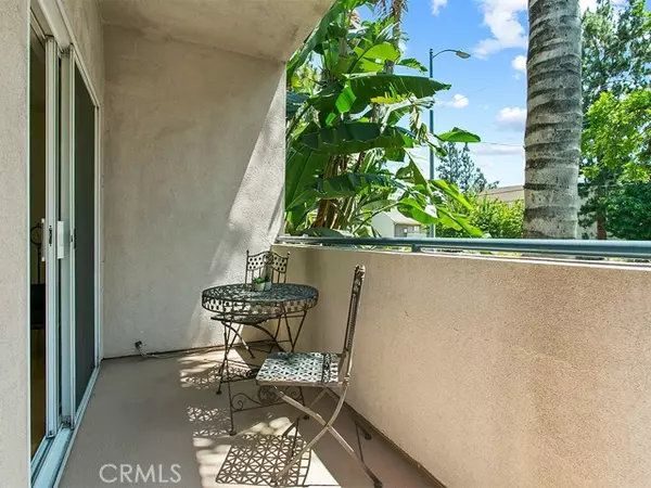 Sherman Oaks, CA 91423,4915 Coldwater Canyon Avenue #6