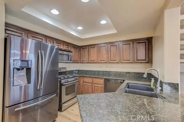 Canyon Country, CA 91387,27019 Karns Court #1301