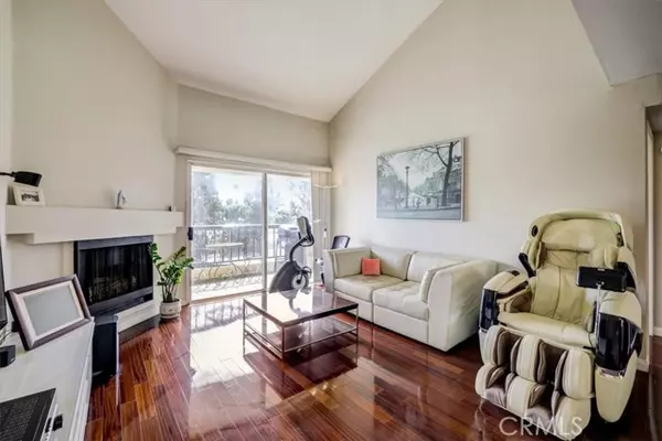 Woodland Hills, CA 91367,5520 Owensmouth Avenue #315