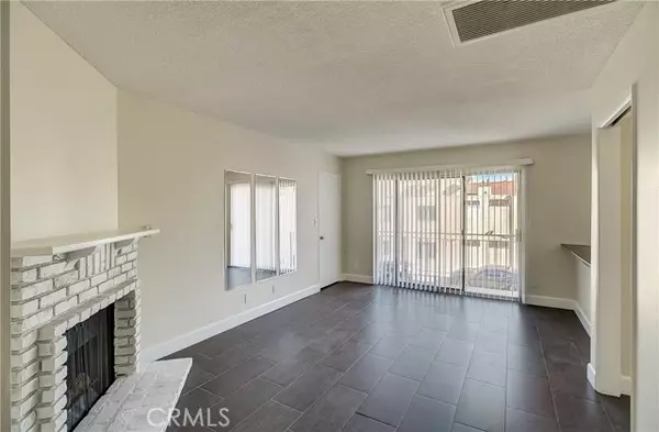 Canoga Park, CA 91304,8556 Independence Avenue #203