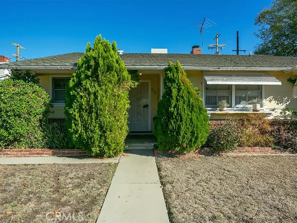 7102 Mammoth Avenue, Van Nuys, CA 91405