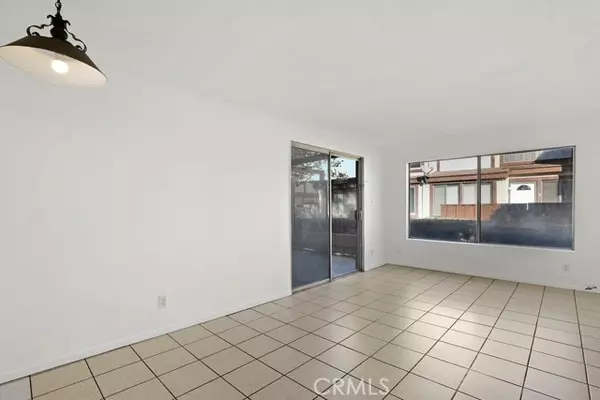 Panorama City, CA 91402,14501 Tupper Street #44