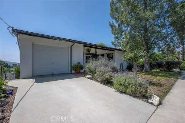 10343 Helendale Avenue, Tujunga, CA 91042