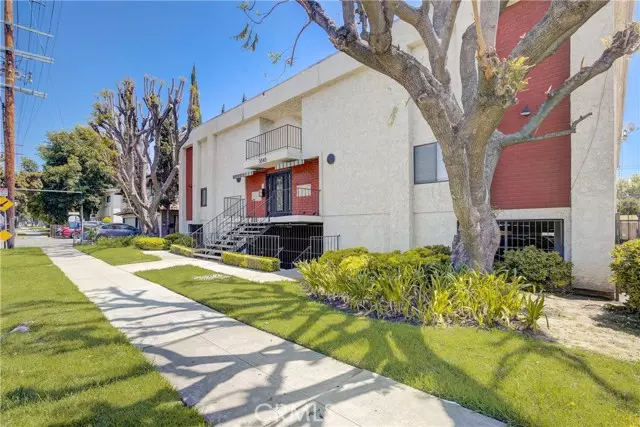 5848 Hazeltine Avenue #10, Van Nuys, CA 91401