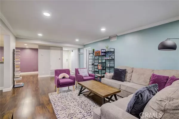 Sherman Oaks, CA 91423,5009 Woodman Avenue #110