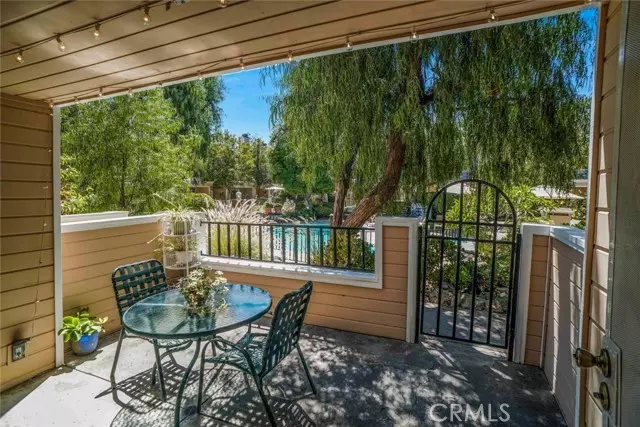 7038 De Celis Place #8, Lake Balboa, CA 91406