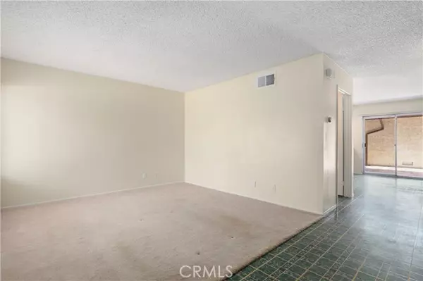 North Hills, CA 91343,8457 Burnet Avenue #3