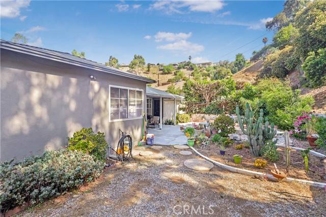 8464 Outland View Drive, Sun Valley, CA 91352